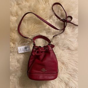 Unique drawstring bucket Coach purse!